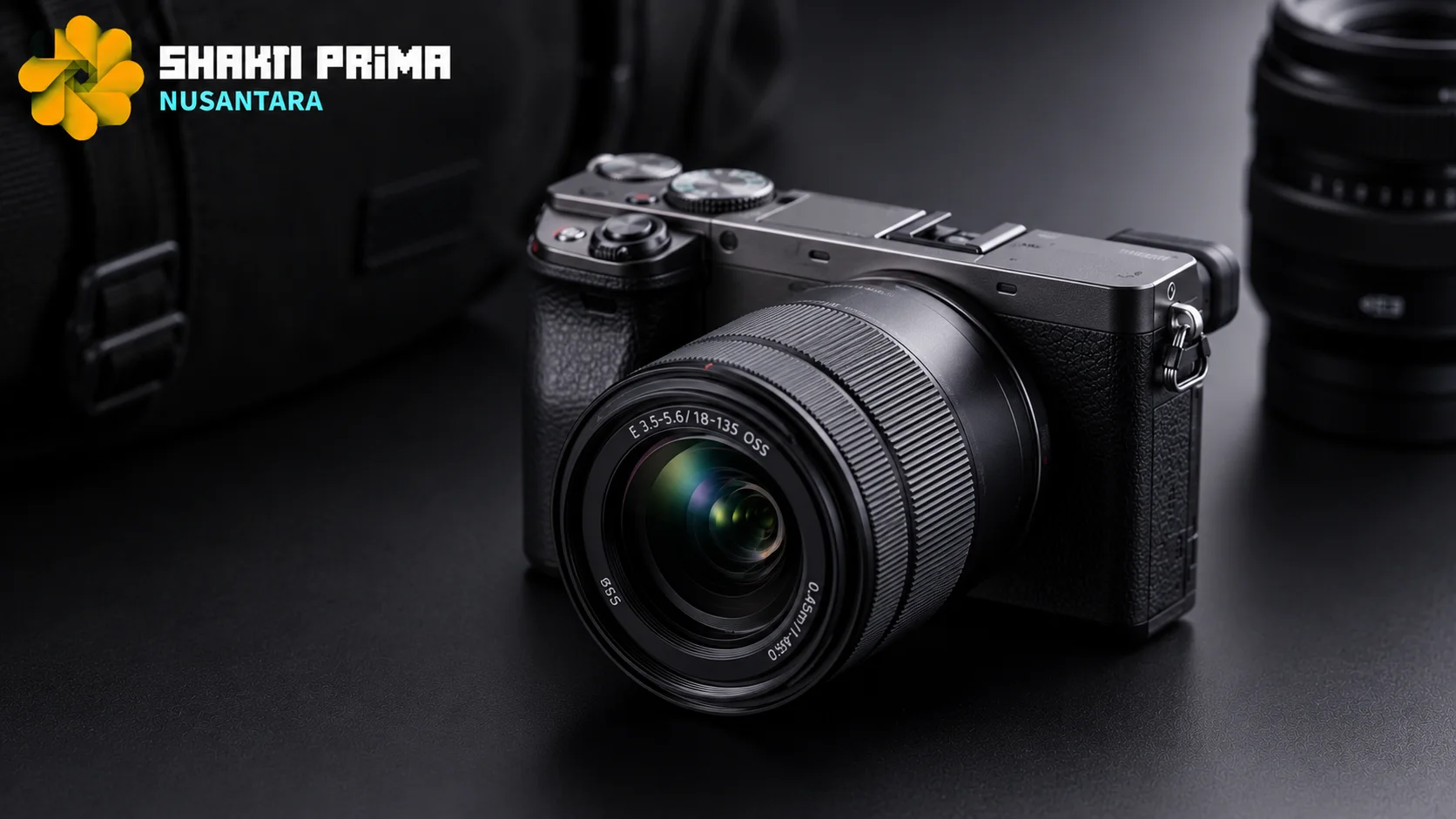 Kamera mirrorless modern dengan desain ringkas yang menawarkan mobilitas tinggi dan performa fotografi profesional.